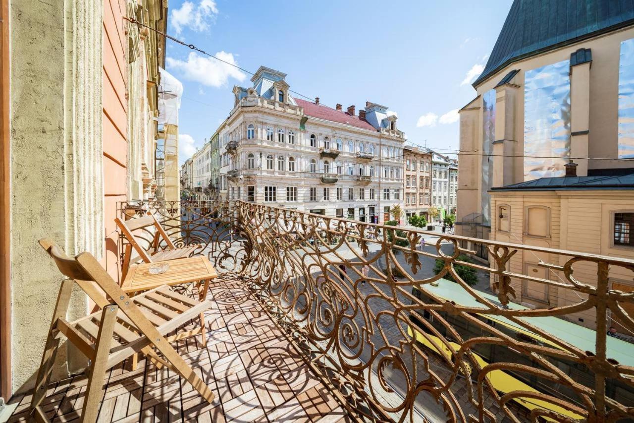 Апартаменти На Площі Ринок 12 Lviv Buitenkant foto