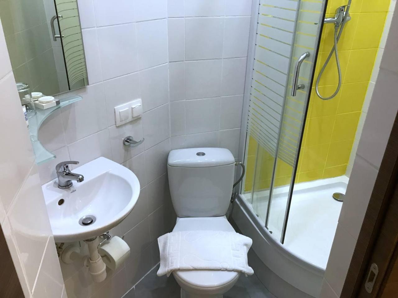 Апартаменти На Площі Ринок 12 Lviv Buitenkant foto